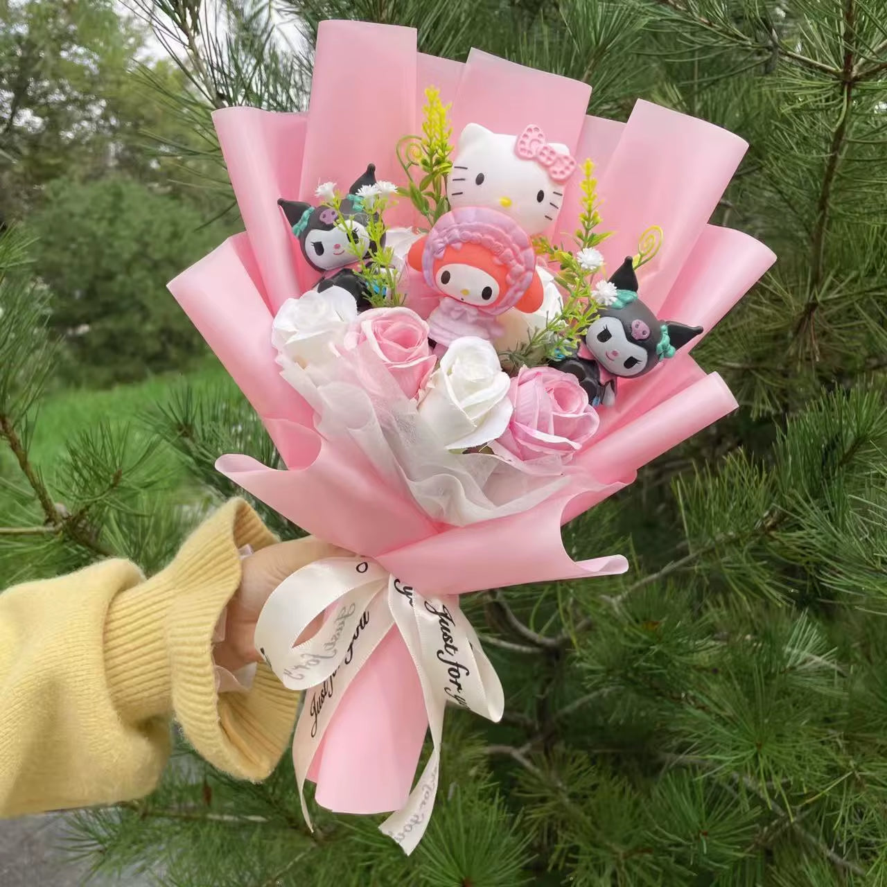 Kawaii Hello Kitty Cat Dolls with Artificial Flowers Creative Bouquet Christmas Valentine Birthday Graduation Gifts