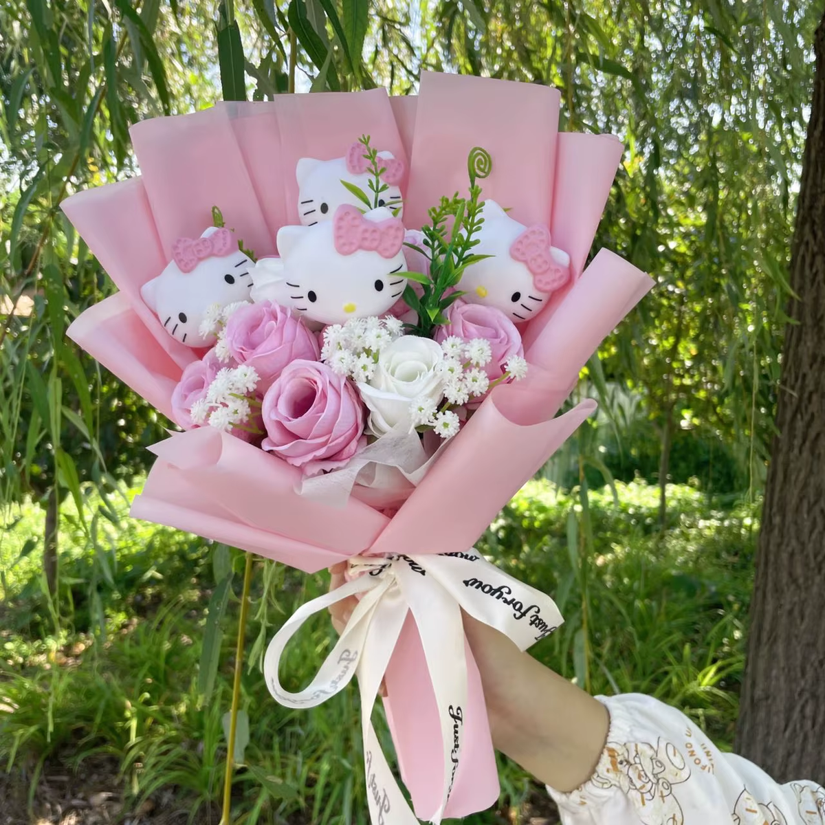 Kawaii Hello Kitty Cat Dolls with Artificial Flowers Creative Bouquet Christmas Valentine Birthday Graduation Gifts